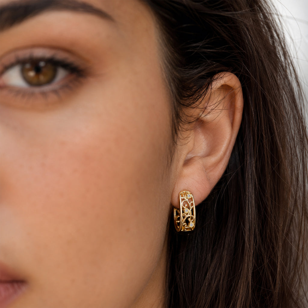 Linework U-Shaped Scroll Huggie Hoop Earrings
