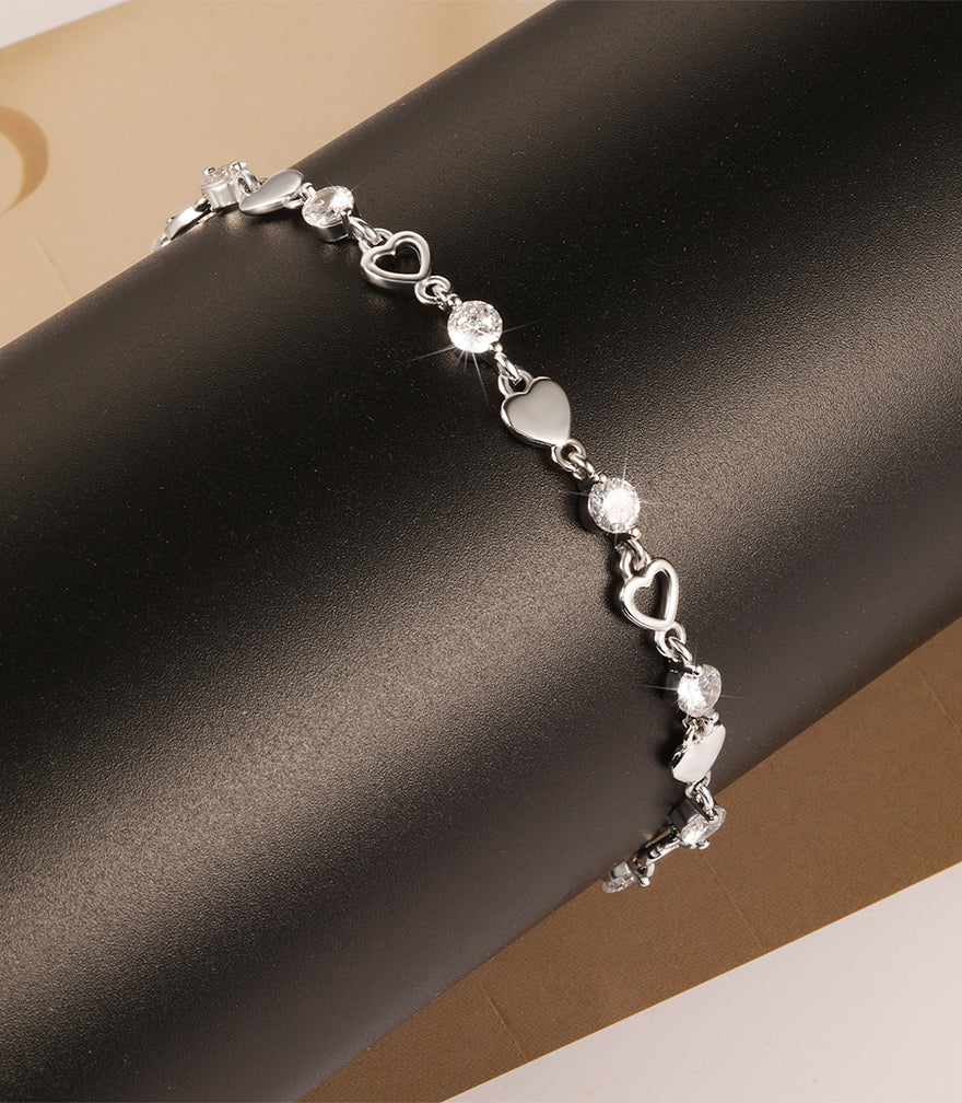 Sparkling Heart Link Bracelet