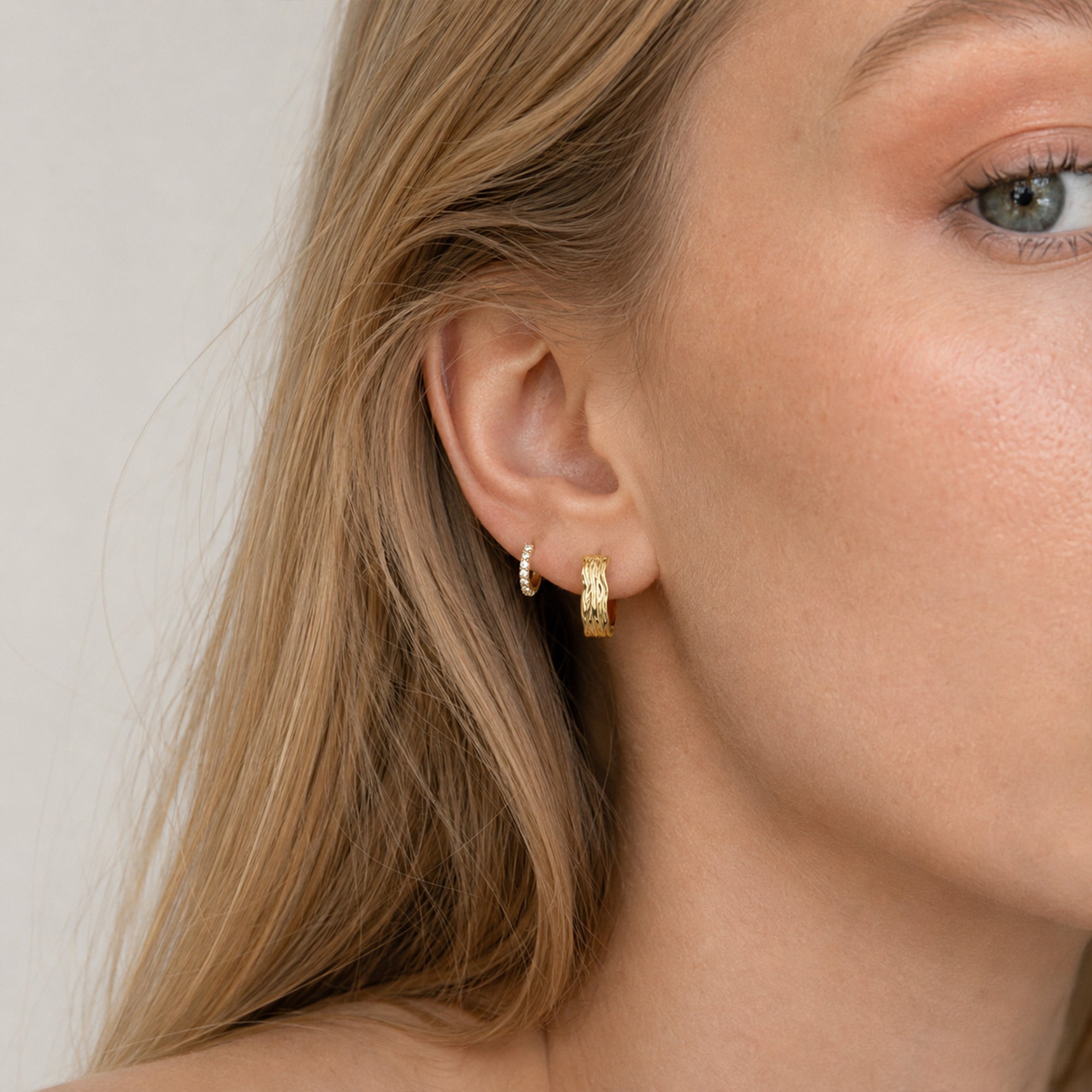 Flowline Textured Huggie Hoop Earrings
