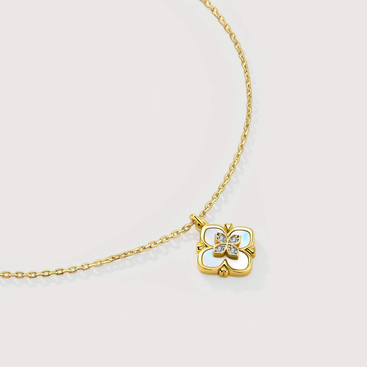Shellstar Mother-of-Pearl Clover Star Pendant Necklace