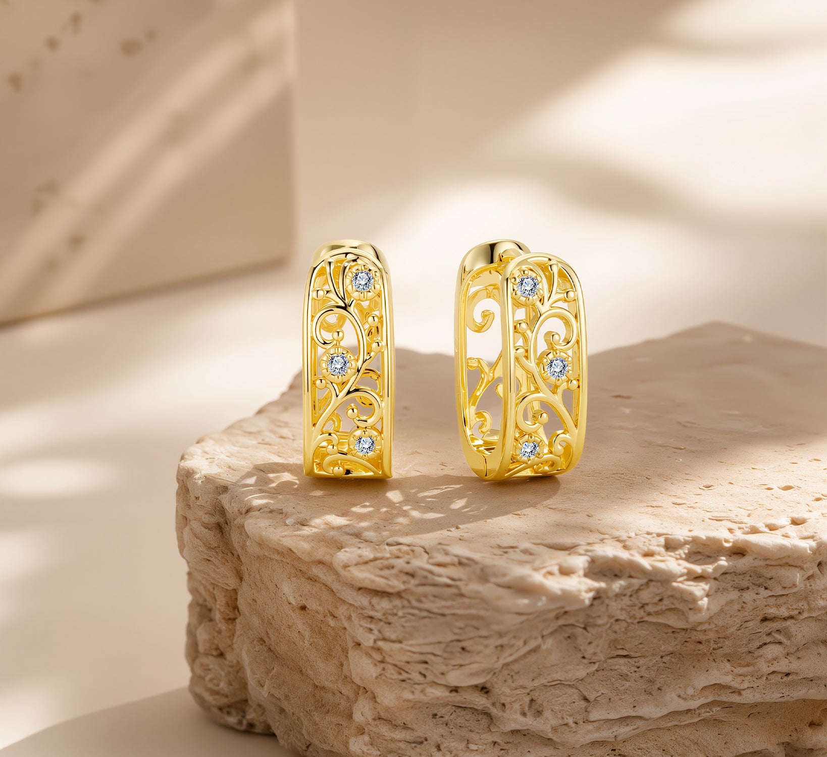 Gold-plated mossinate hoop earrings