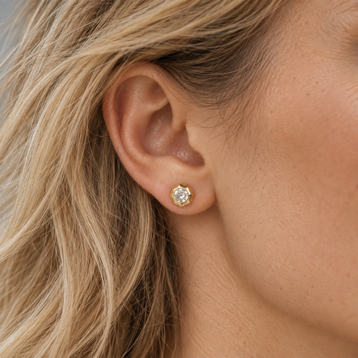 Still Light Sterling Silver Bezel Moissanite Stud Earrings