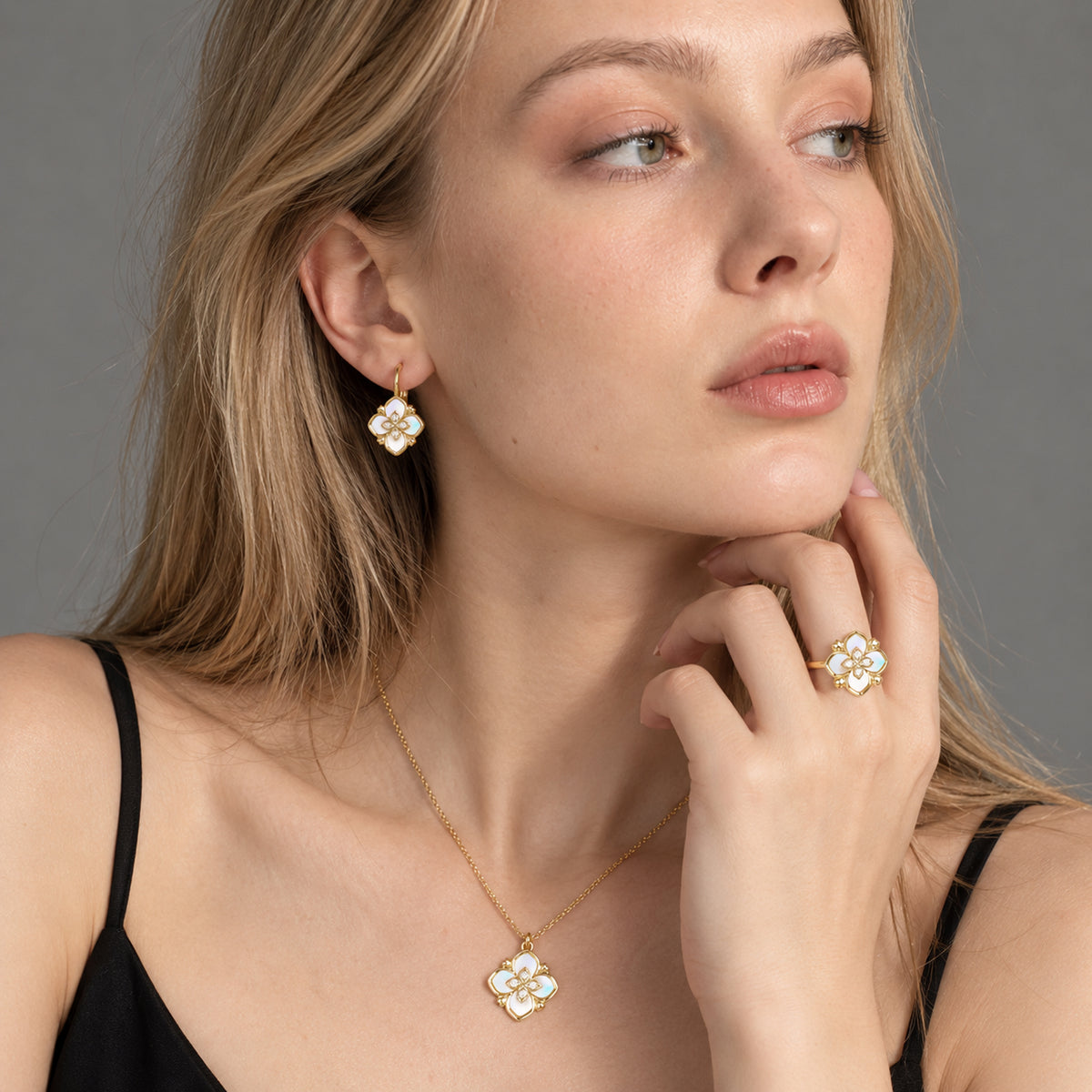 Shellstar Mother-of-Pearl Clover Star Ring
