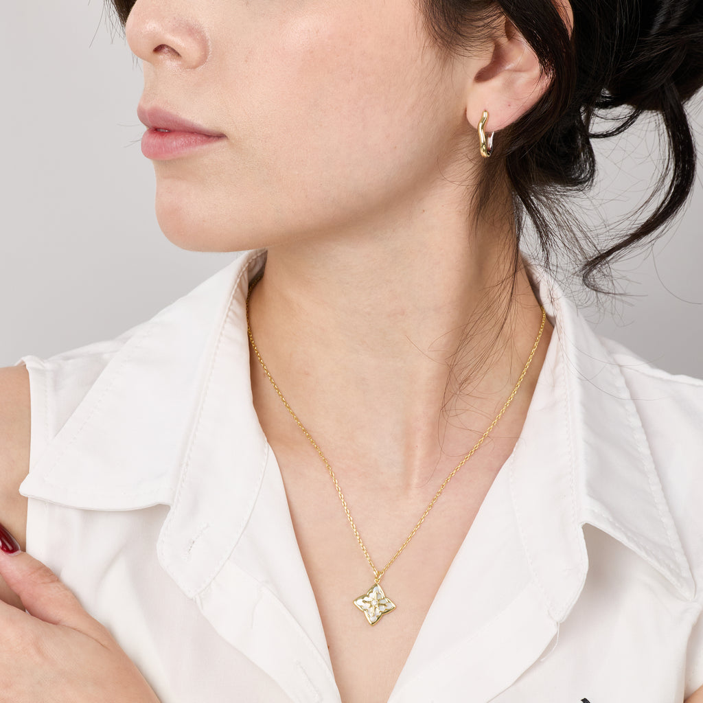 Shellstar Mother-of-Pearl Star Pendant Necklace