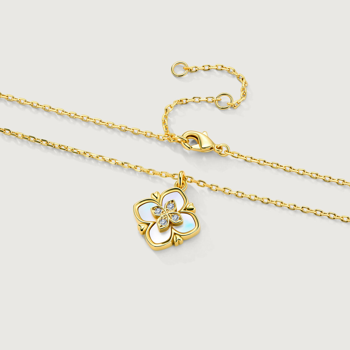 Shellstar Mother-of-Pearl Clover Star Pendant Necklace