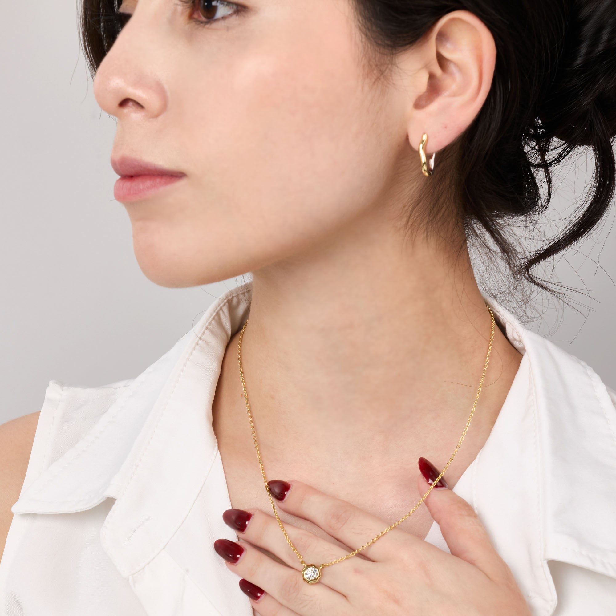 Still Light Sterling Silver Bezel Moissanite Choker Necklace