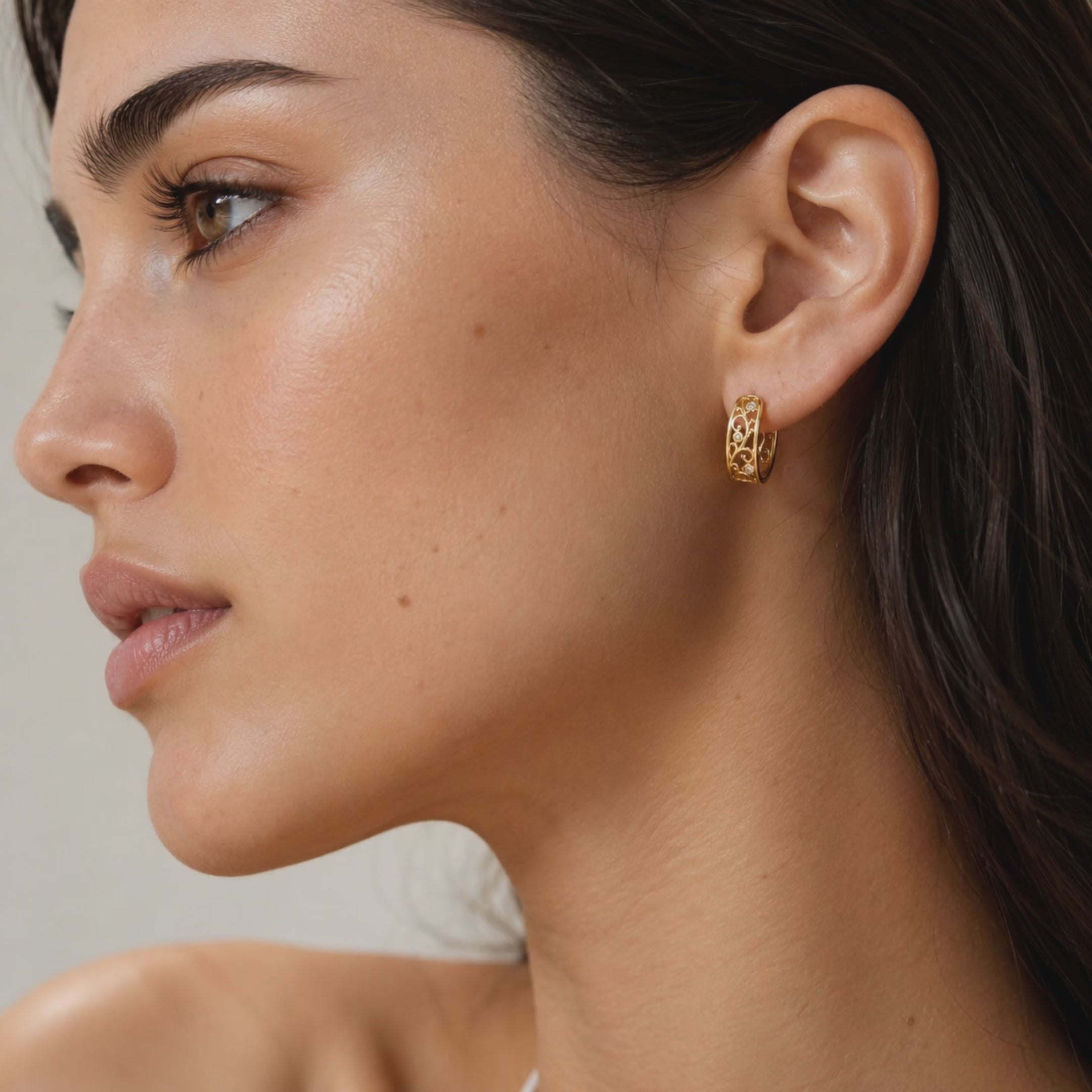 Linework U-Shaped Scroll Huggie Hoop Earrings