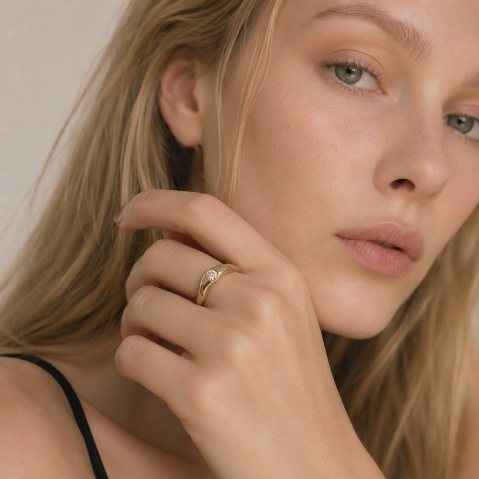 Flowline Bezel Moissanite Wave Stackable Band Ring