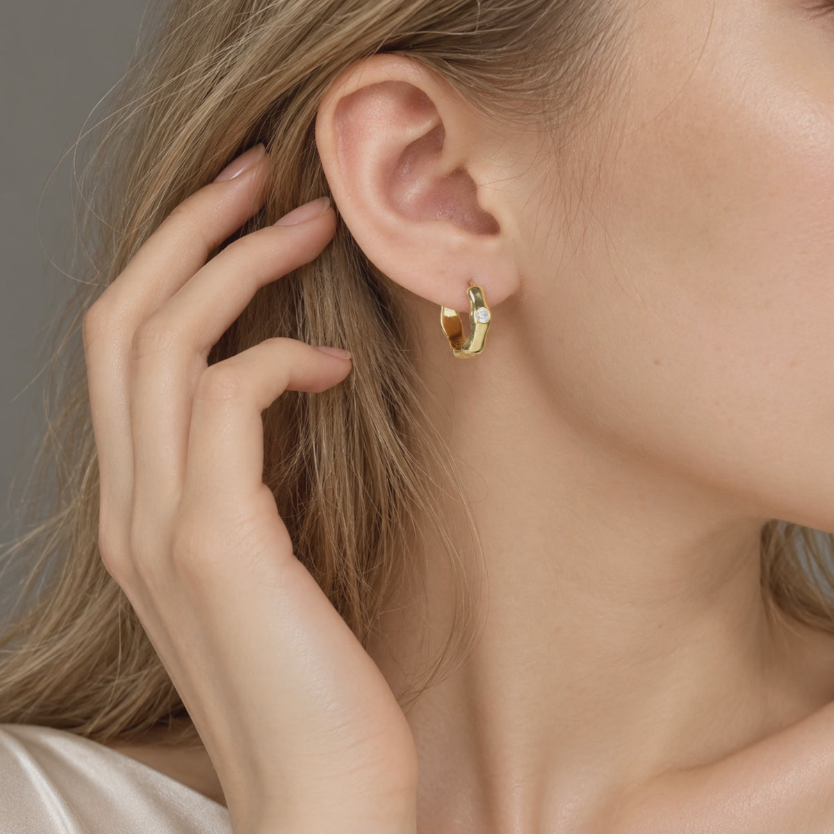 Flowline Ripple Moissanite Huggie Hoop Earrings