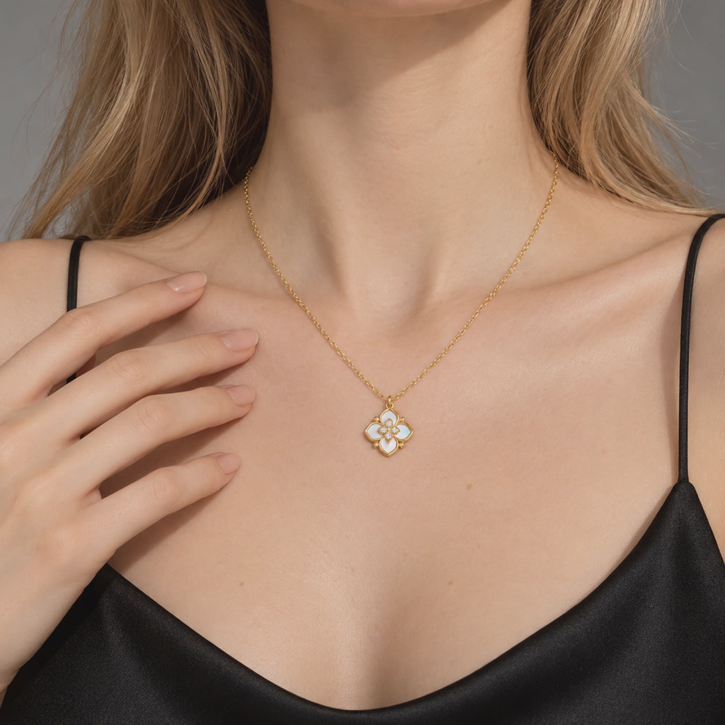 Shellstar Mother-of-Pearl Clover Star Pendant Necklace