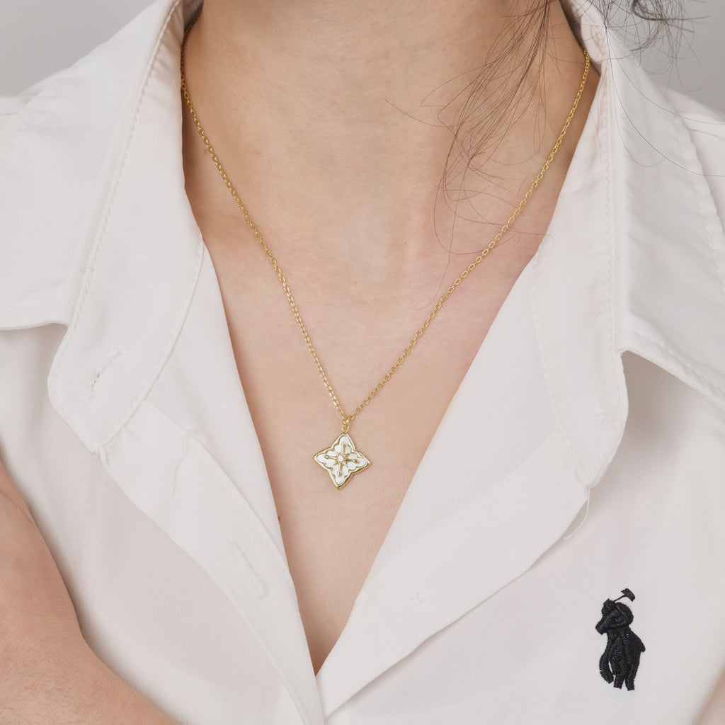 Shellstar Mother-of-Pearl Star Pendant Necklace